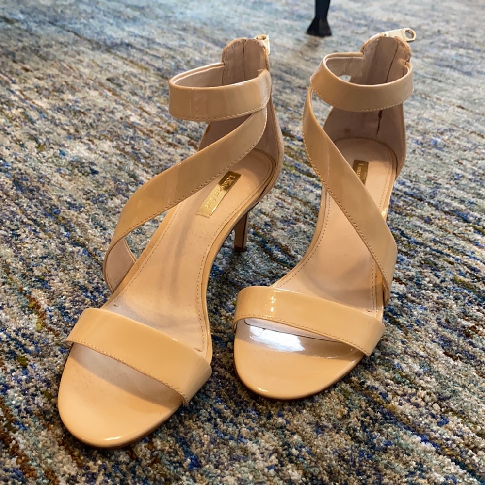 Louise et Cie (Vince Canute) Strappy Tan Pumps